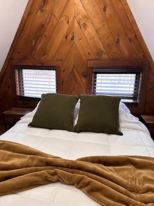 New! Cozy & Modern A-Frame In The Woods W/Hot Tub Villa Tamworth Екстериор снимка