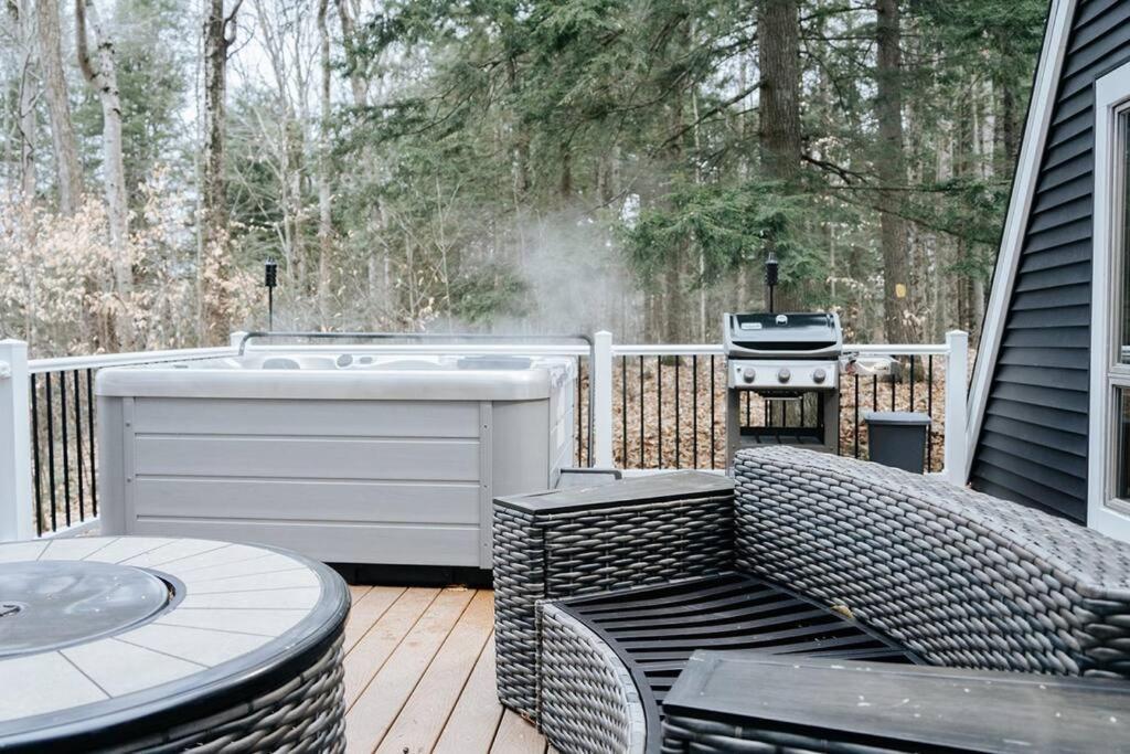 New! Cozy & Modern A-Frame In The Woods W/Hot Tub Villa Tamworth Екстериор снимка