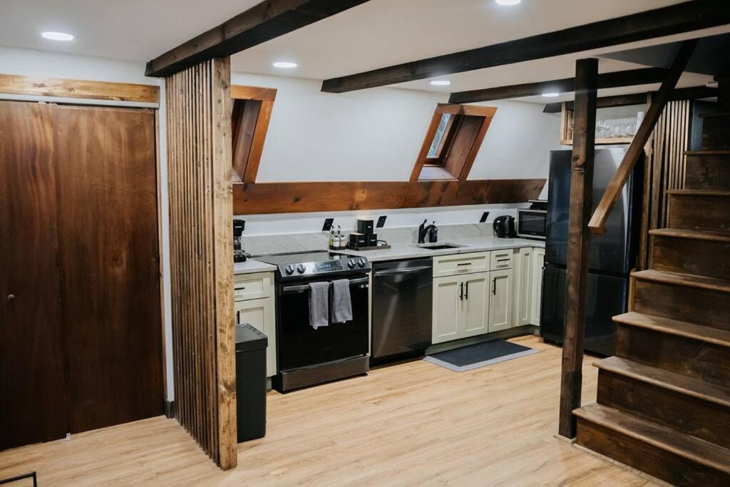 New! Cozy & Modern A-Frame In The Woods W/Hot Tub Villa Tamworth Екстериор снимка